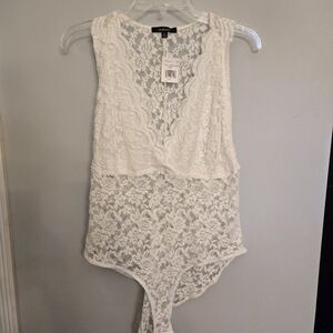 NWT Ambiance sleeveless lace V-neck wrap bodysuit white 1X XL snap bottom sheer